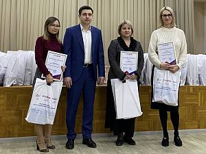 Руководство ЧЗПСН-Профнастил наградило лучших сотрудников года!